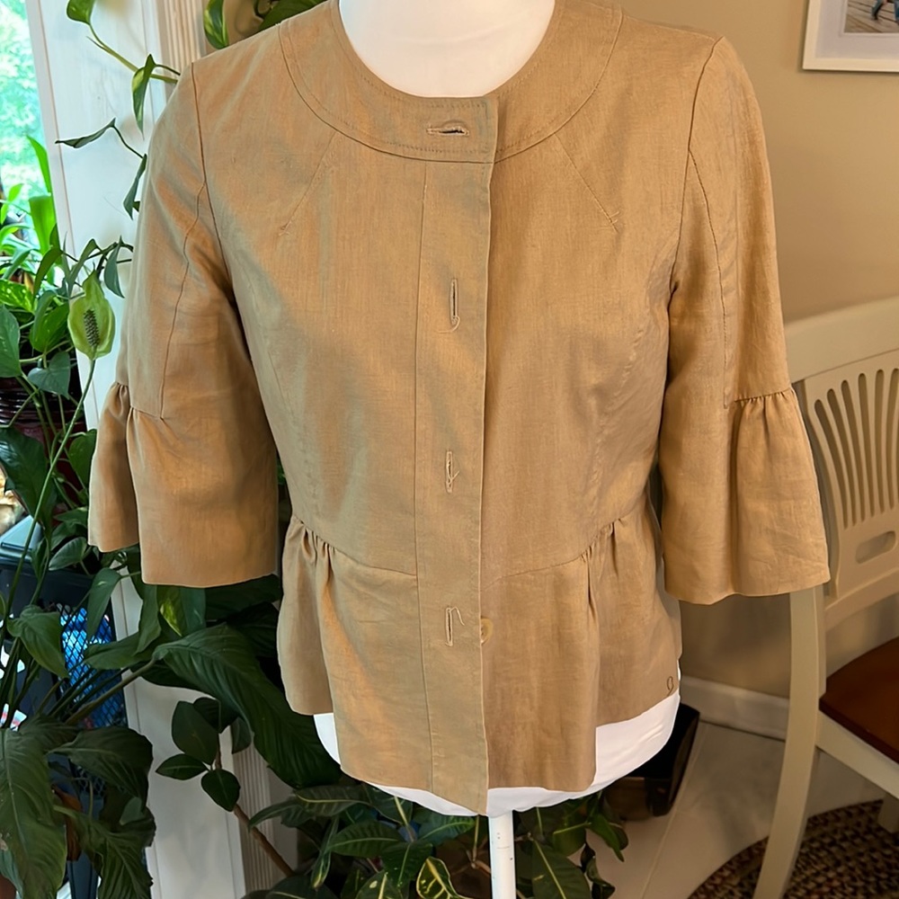 No collar rounded neck button short jacket with 3/4” bell sleeves